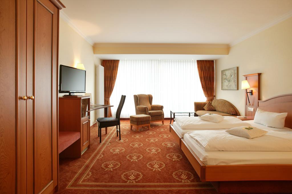 Hotel Ochsen Hoefen an der Enz Luaran gambar