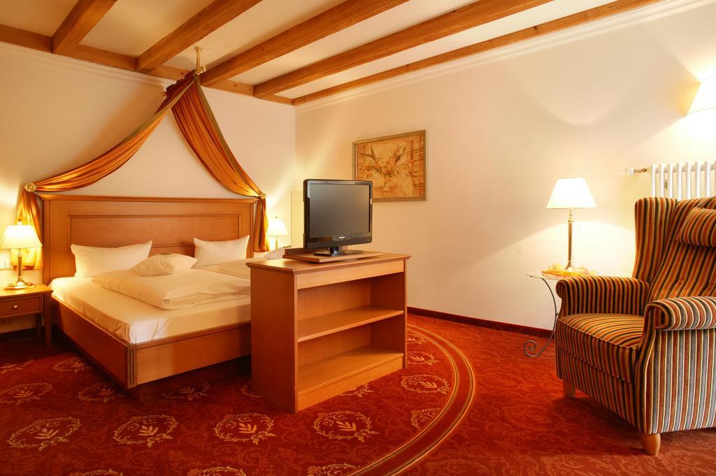 Hotel Ochsen Hoefen an der Enz Luaran gambar