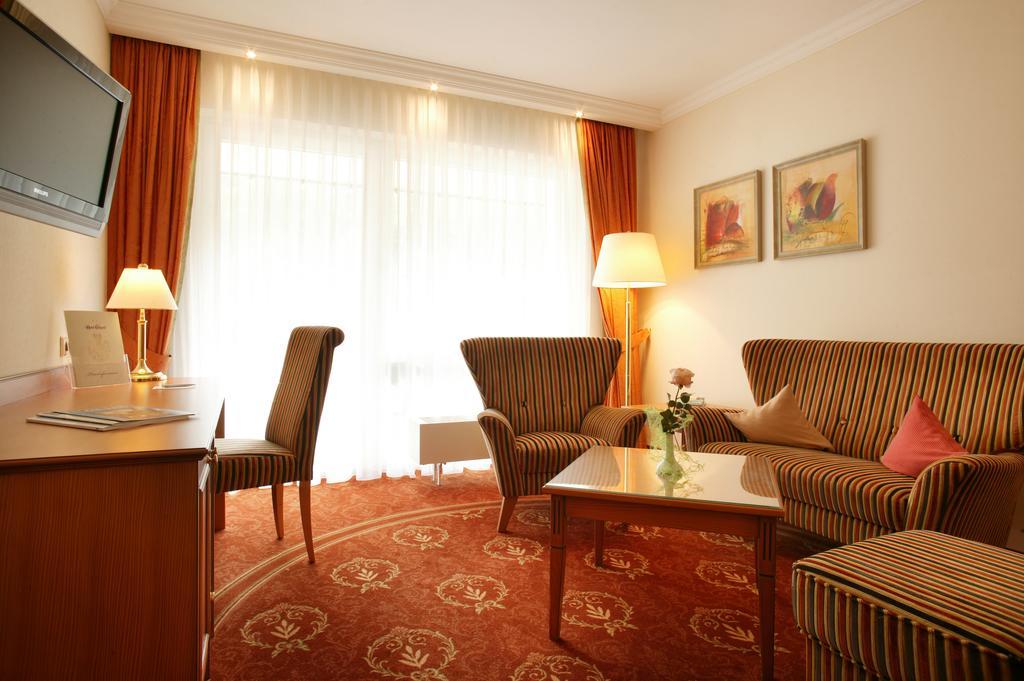 Hotel Ochsen Hoefen an der Enz Luaran gambar